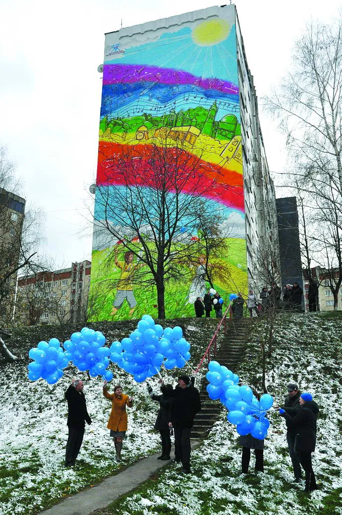 Цей мурал – на стіні будинку на вулиці Чукаріна, 22