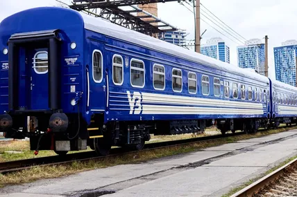 Унаслідок нічної атаки пошкоджено залізничну інфраструктуру Києва та області. Фото: РБК