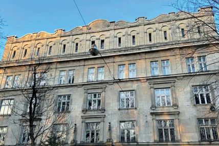Колишню бурсу для дівчат придбали &laquo;київські власники&raquo;