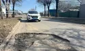 На Івано-Франківщині водійку «Mercedes-Benz E200» оштрафували за … ями на дорозі