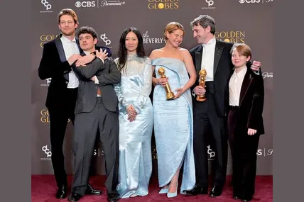 Команда фільму «Гамнет» на церемонії вручення премії «Золотий глобус». Фото AP/Chris Pizzello