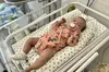 Важила усього 700 грам: у Львові виходили передчасно народжену дівчинку (ФОТО)