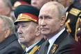 Парад пройшов. Чи збереже путін владу?