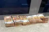 На Львівщині жінка сховала в сумочці 2,5 мільйона гривень і намагалася вивезти їх до Польщі