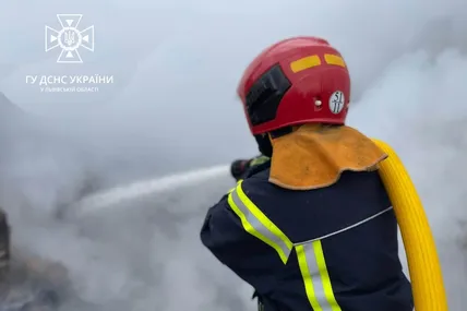 Фото пожежників із місця події