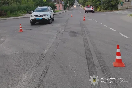 25.08.2026, 12:45				


									У Дрогобичі водій BMW на смерть збив 76-річного пішохода							

										У Дрогобичі сталася смертельна ДТП: автомобіль BMW наїхав на 76-річного місцевого мешканця. Від отриманих травм чоловік помер дорогою до лі
