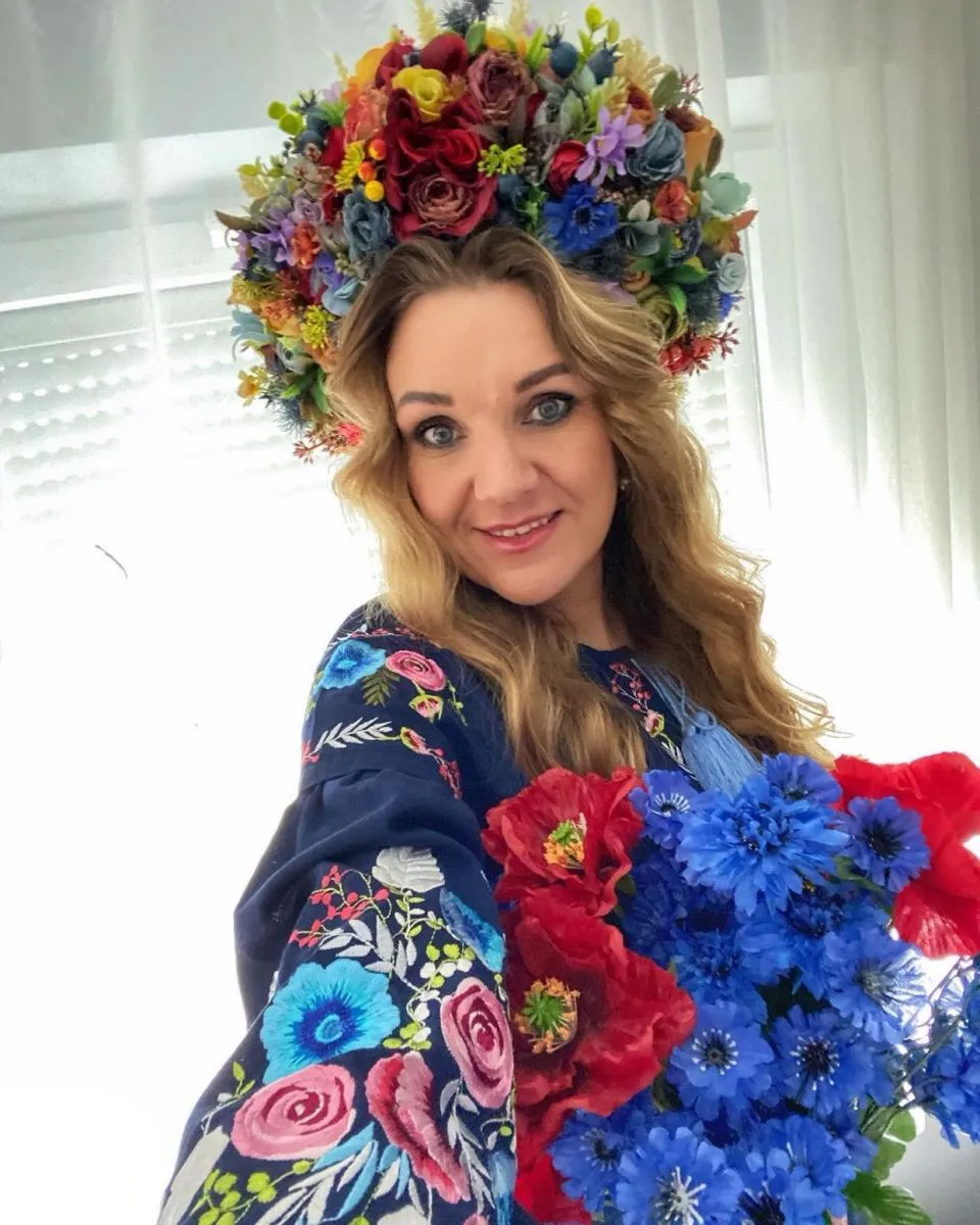 Майстриня у власному віночку.