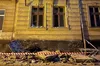 Вночі в центрі Львова обвалився балкон: причини з’ясовують