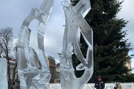 Переможцем конкурсу крижаних скульптур стали «Крилаті танці» Дениса Шиманського