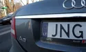 Одні кажуть заборонити «євробляхи». Інші — легалізувати їх безплатно