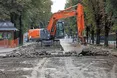 Бруківка: забрати не можна залишити