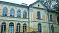 Над покинутим маєтком досі лунає молитва…