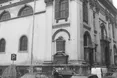 Фасад костелу Єзуїтів тріщить по швах…