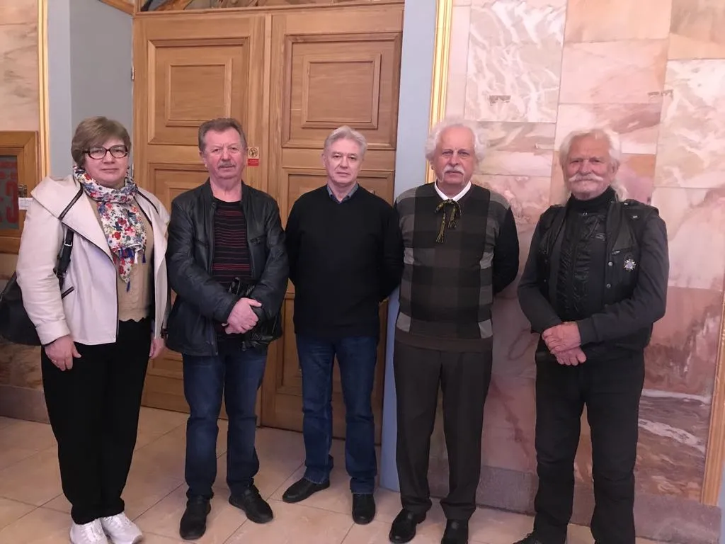 "Стара гвардія" митців епохи Білозіра. Фото автора