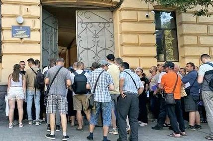 Черги до ТЦК&nbsp;&mdash; як у світову війну за хлібом&hellip;