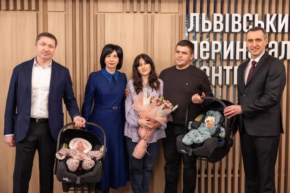 Поява на світ Матвія і Юстини – двійнят батьків-педагогів Ігора та Ірини з Городка – стала можливою завдяки державній Програмі допоміжних репродуктивних технологій у межах Програми медичних гарантій.