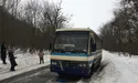 На дорозі - як на льоду! У морозну ніч серед лісу застряг автобус із 20 пасажирами