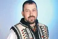 Шиє нові кептарі та відновлює старі