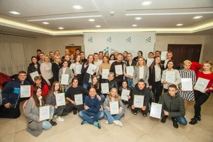Діти профтехучилищ з викладачами