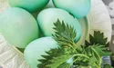 Крашанки, фарбовані у кропиві