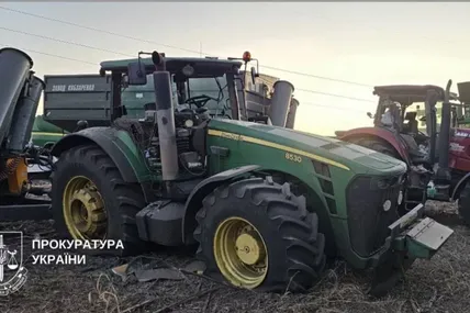 На Сумщині окупанти вдарили ракетою по полю, де збирали врожай. Фото: прокуратура