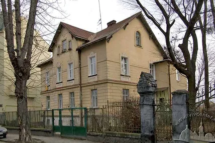 Тут у напівпідвалі був гуртожиток учнів Мистецької школи Олекси Новаківського. Фото Центру міської історії