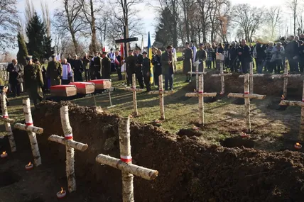 На Львівщині перепоховали польських воїнів, загиблих у 1939 році під час оборони Львова. Фото: Facebook / Максим Козицький