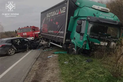 Фото рятувальників із місця аварії