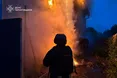 На Чернігівщині російський БпЛА влучив у складську будівлю, виникла масштабна пожежа
