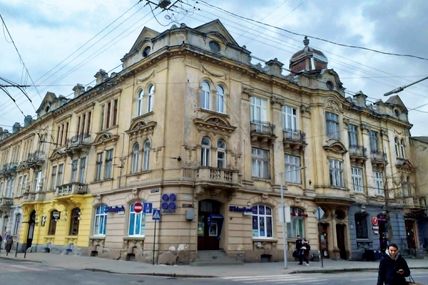 Один будинок під двома адресами