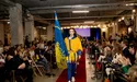 Дефіле на фоні ракет
