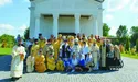Оборудки з... приватною церквою і мощами