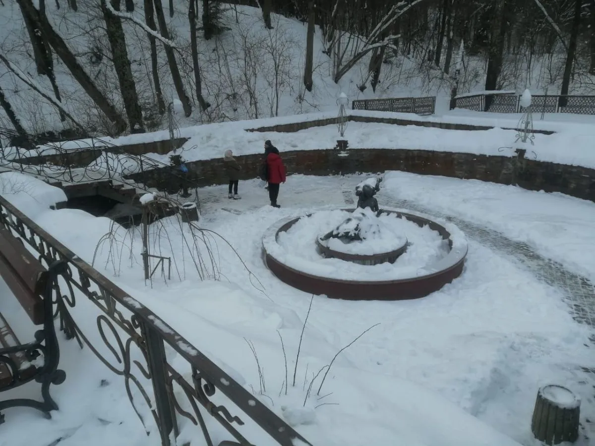 Мінеральне джерело №11 "Юзя". Ця водичка шкіру омолоджує