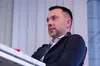 YouTube заблокував канал Арестовича та інших підсанкційних осіб в Україні