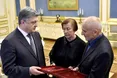 Петро Порошенко: "Поки є такі герої – ми непереможні"