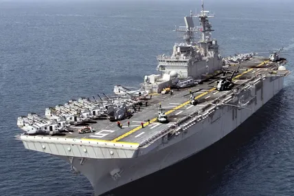 Десантний корабель USS BATAAN, Фото: FLICKR