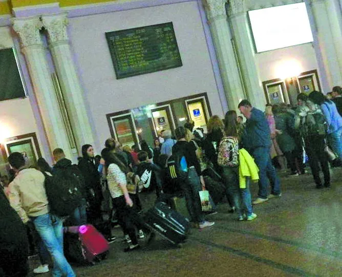 У Львові «полетіло» інформаційне табло. Почалася паніка... Фото зі сторінки у «Фейсбуці» Ігоря Зінкевича