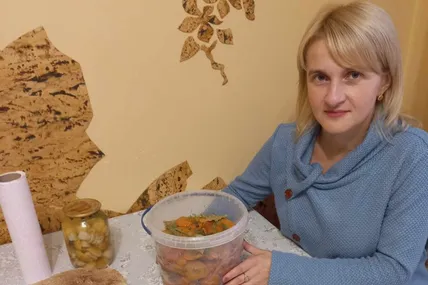 Готувала делікатеси вправна бойківчанка Уляна.