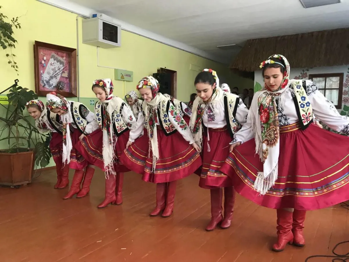 ... І запальні танці.