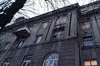 У Львові на вулиці Героїв УПА на чоловіка впала брила льоду з даху