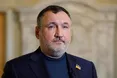 «Десять меседжів Путіна»: Ренат Кузьмін погрожує Україні й натякає на війну від Росії. Чи порушує він присягу депутата?