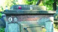 Поховали в чужій сорочці і в чужому гробівці