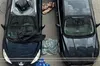 У Львові конфлікт у гостях завершився «польотом» телевізора на припарковане авто
