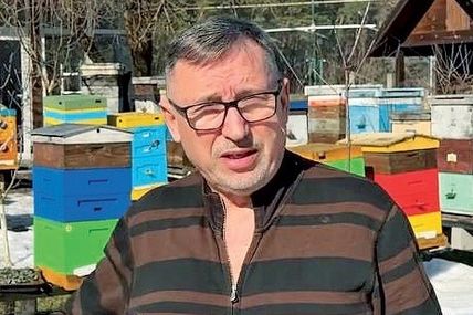 Пів століття присвятив бджолам