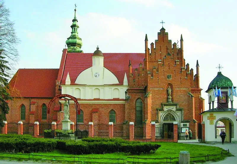 Пам’ятка архітектури XIV століття – костел Св. Івана Хрестителя.