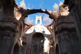 «Попри грандіозний успіх на виставці у Луврі, храм і досі без даху»