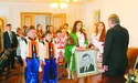 «Батьки стоять на Майдані, а діти вишивають портрет Януковича...»