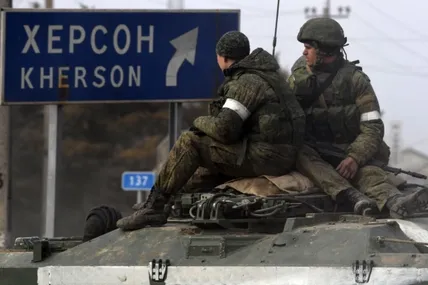 російські терористи у Херсоні обстріляли гуманітарну точку під час роздачі хліба. Фото умовне із мережі