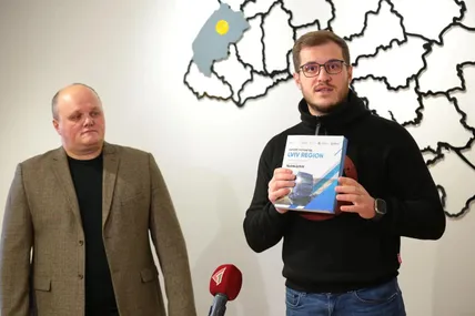 Фото з брифінгу, ЛОВА
