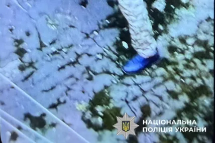 10.08.2026, 14:15				


									У Львові нетверезий чоловік у військовій формі погрожував сусідам мисливською рушницею: його затримали							

										Зловмисника у балаклаві взяли під варту з правом внесення застави, за хуліганство із зброєю й